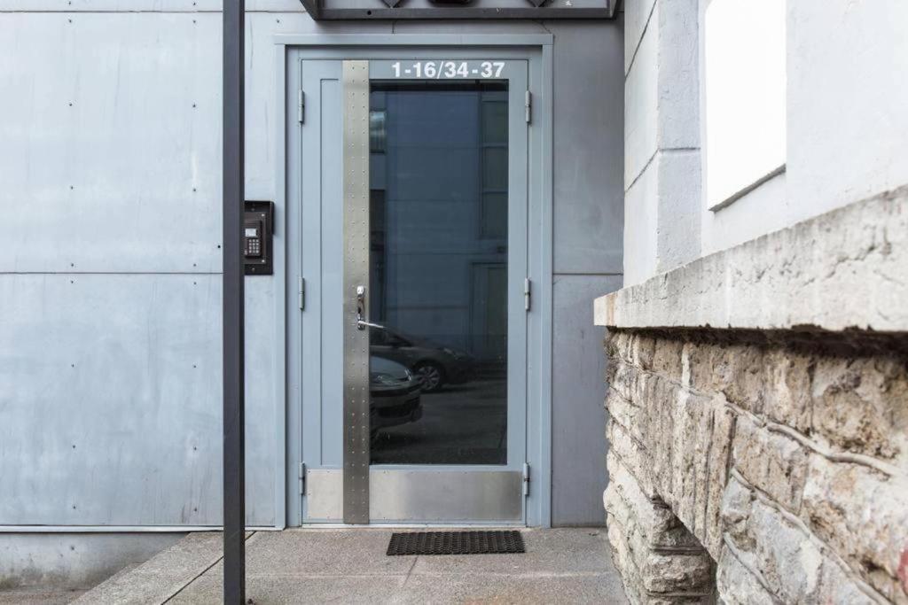 Bright Apartment Near Bus Statioon Tallinn Luaran gambar