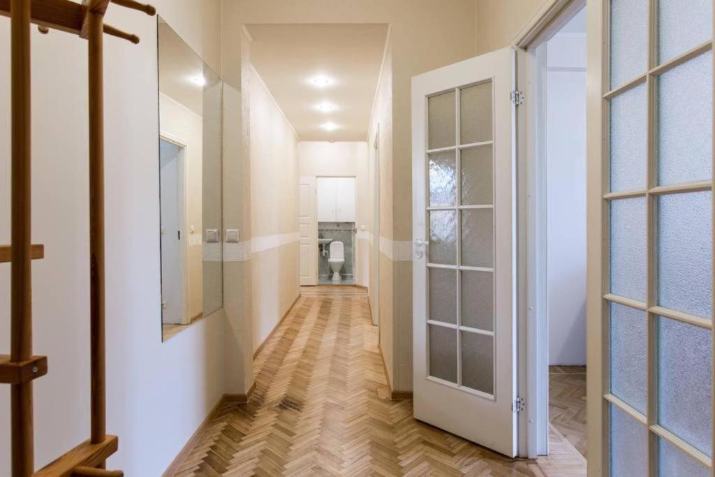 Bright Apartment Near Bus Statioon Tallinn Luaran gambar