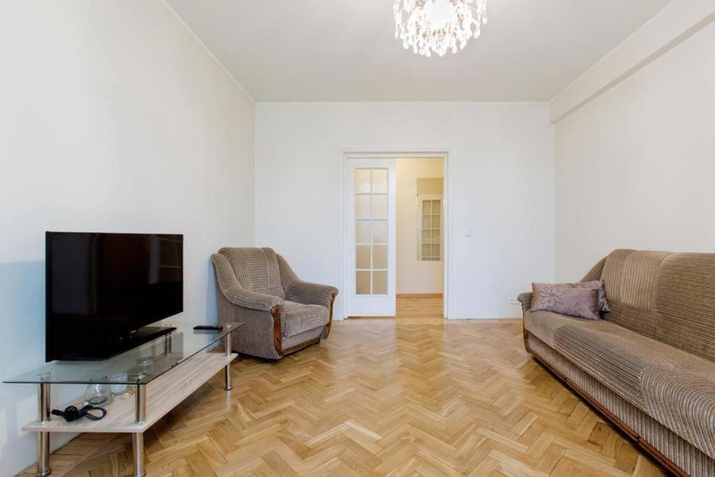 Bright Apartment Near Bus Statioon Tallinn Luaran gambar